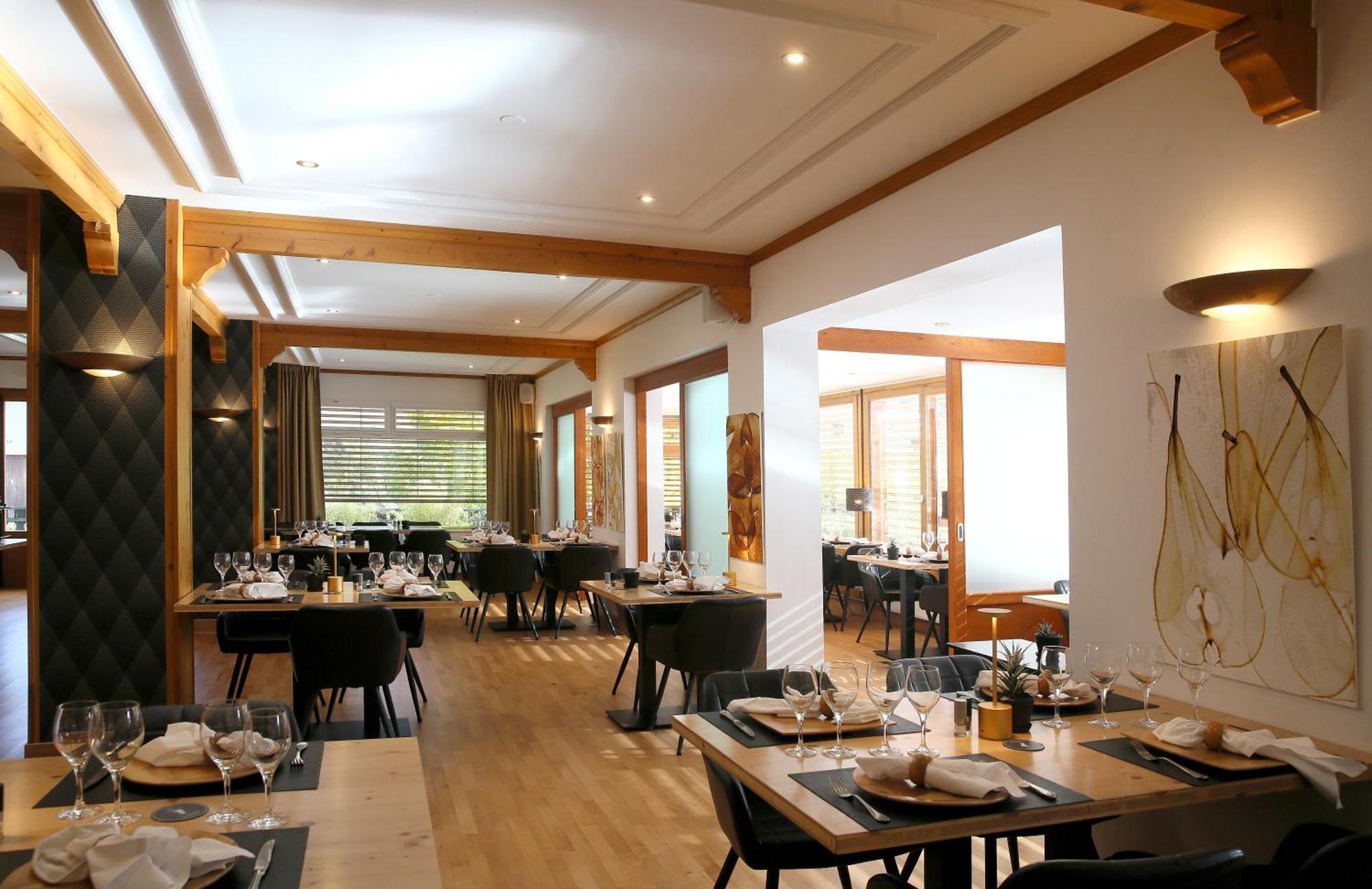 Hotel Restaurant La Buffe オトゥラン エクステリア 写真
