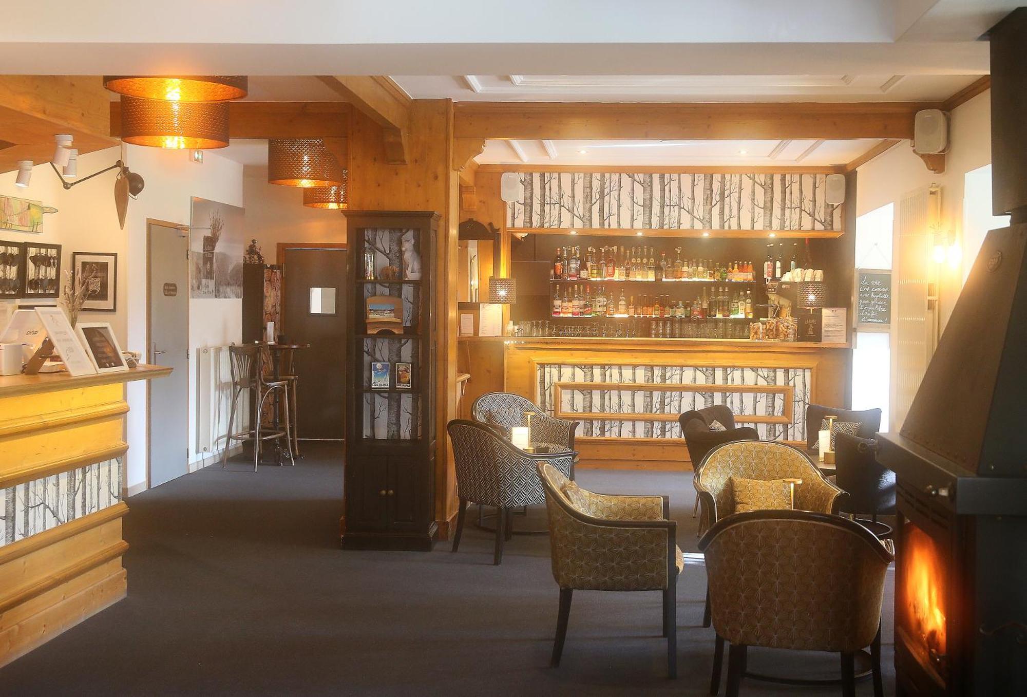 Hotel Restaurant La Buffe オトゥラン エクステリア 写真