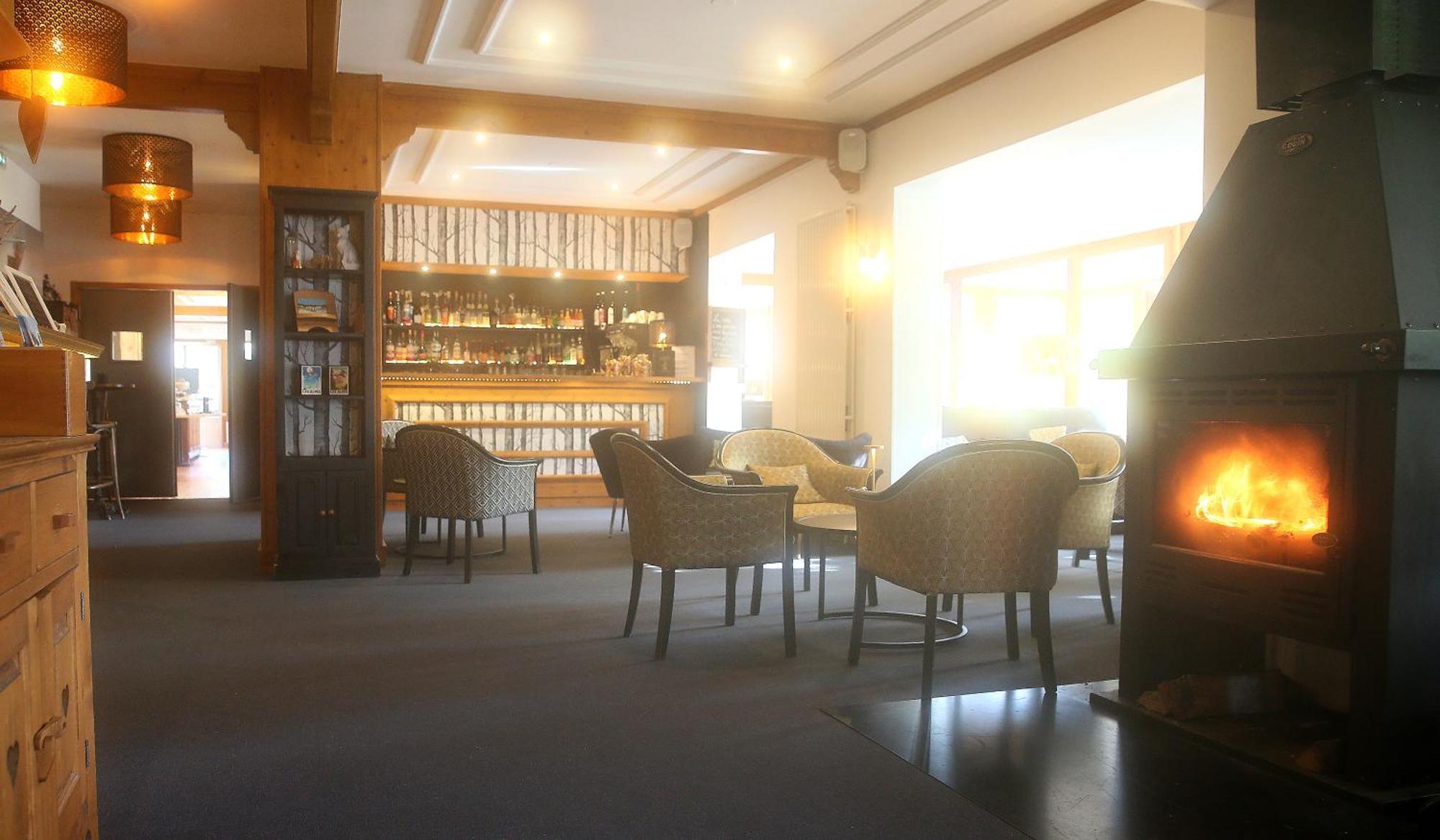 Hotel Restaurant La Buffe オトゥラン エクステリア 写真