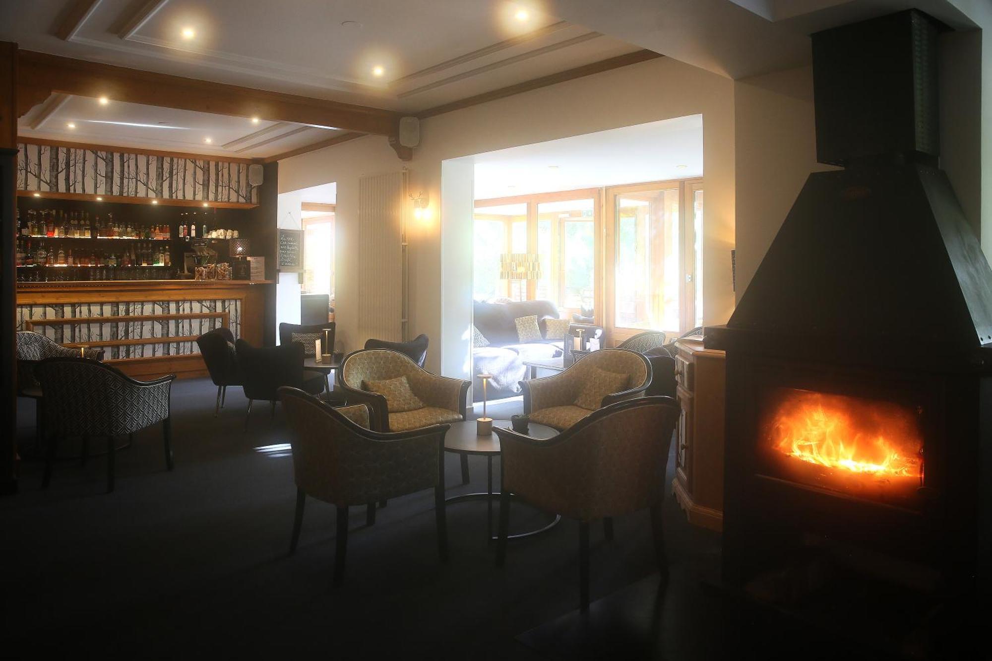 Hotel Restaurant La Buffe オトゥラン エクステリア 写真