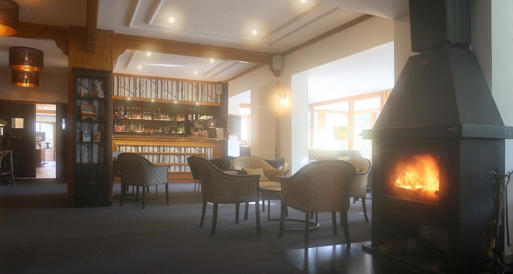 Hotel Restaurant La Buffe オトゥラン エクステリア 写真
